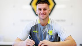 Johnstone Signs 19